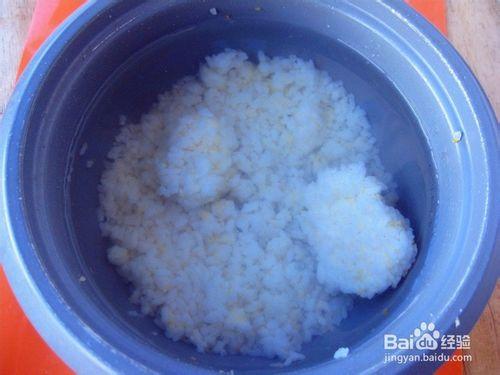 剩米飯做粥——玉米渣米粥