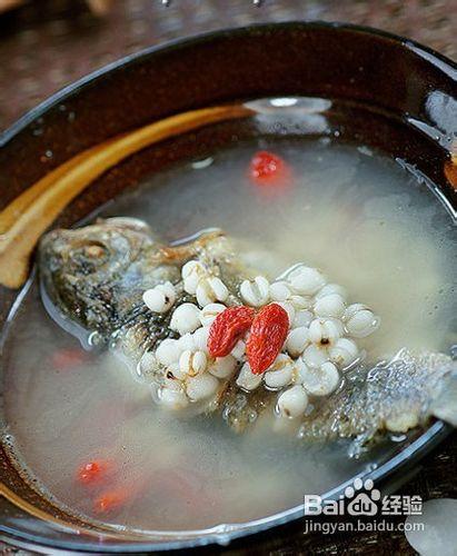 炎夏時節補水美膚的養生湯——江鯽薏仁湯