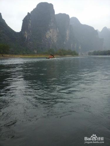 桂林旅遊，灕江竹筏漂流