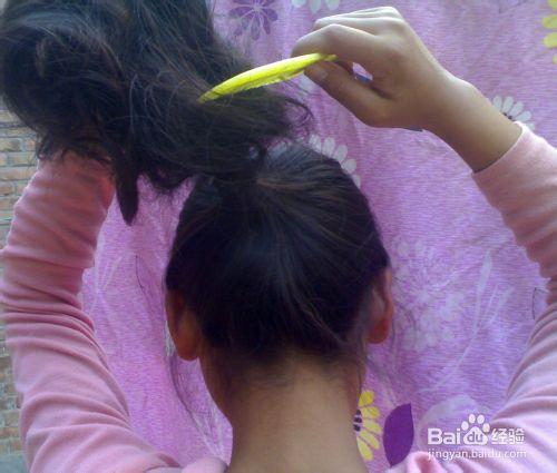 髮型技巧:教你最簡單的女生髮型扎法