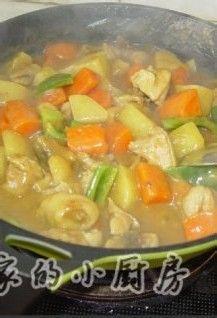 上班族媽媽的快手午餐——咖喱雞肉飯