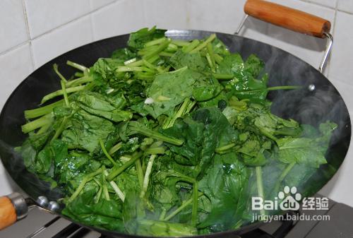 一款應季的塑身減肥快炒——海米菠菜