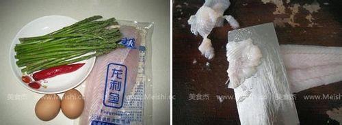 滑蛋蒸蘆筍龍利魚卷的做法