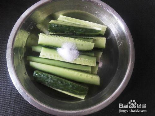 如何用黃瓜做油潑黃瓜冷菜（油潑黃瓜怎麼加工）