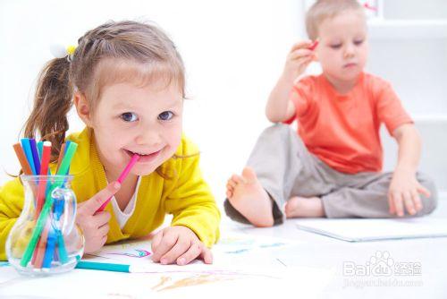 怎麼引導1－5歲寶寶畫畫？