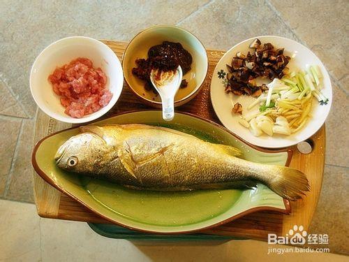 年夜飯餐桌必備：[2]乾燒小黃魚