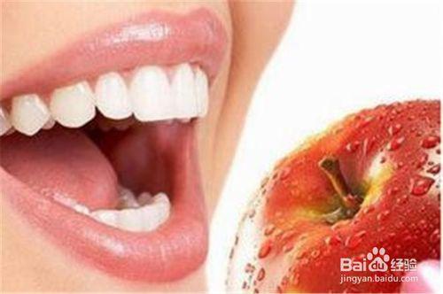 牙齦出血是因為缺乏維生素嗎？