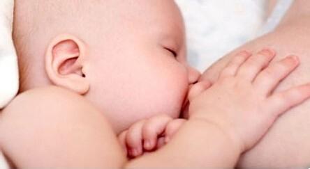 新生嬰兒餵養 需遵循哪些原則
