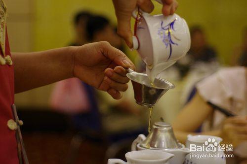 在廣東怎麼樣能感受到早茶氛圍