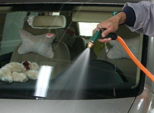 汽車發動機艙清潔方法