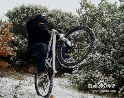 自行車雪地騎行的技巧