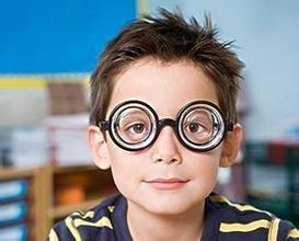 學齡兒童產生近視的主要原因