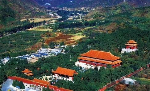 北京十三陵和南山滑雪場旅遊住宿美食攻略