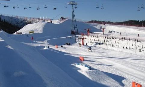 北京十三陵和南山滑雪場旅遊住宿美食攻略