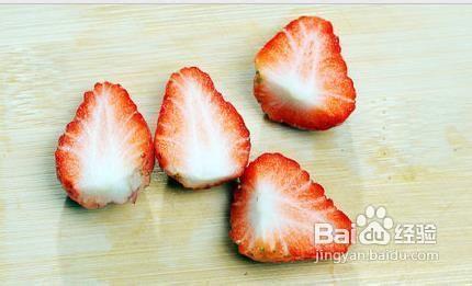 養顏潤肺：芒果草莓粥
