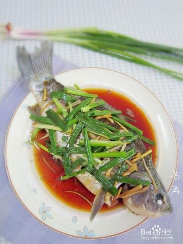 春天食鯽正當時——姜蔥蒸鯽魚