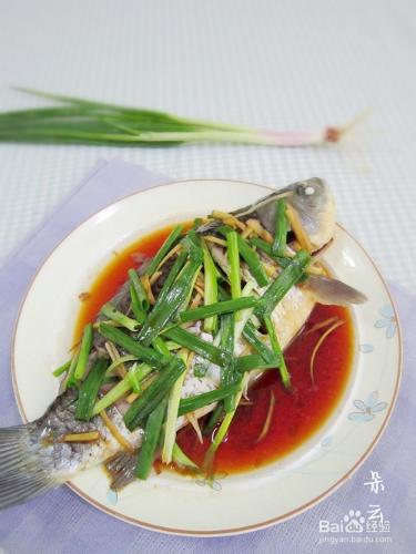 春天食鯽正當時——姜蔥蒸鯽魚