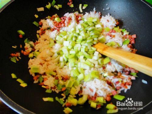 芹菜肉丁炒米飯