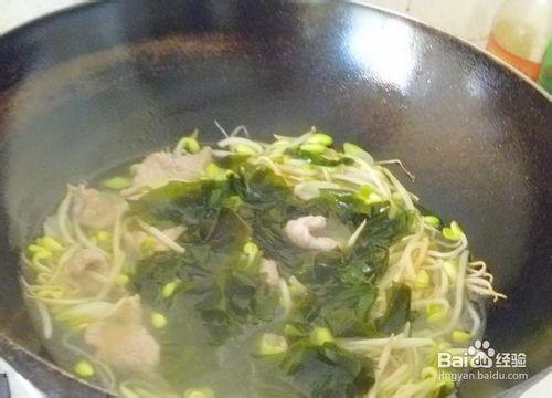 【養生湯煲】簡單好湯---螺旋藻豆芽肉片湯