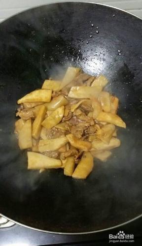 新疆白靈菇炒肉片