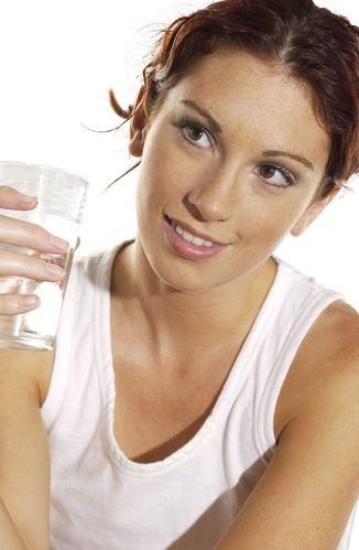 女人每天8杯水怎樣喝才美容
