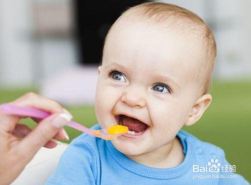 如何烹調12個月大的寶寶的輔食？如何吃水果？