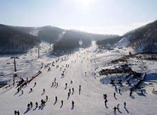 長春蓮花山滑雪一日遊