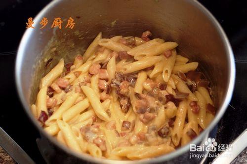 【曼步廚房】- 意大利燻肉奶油通心粉