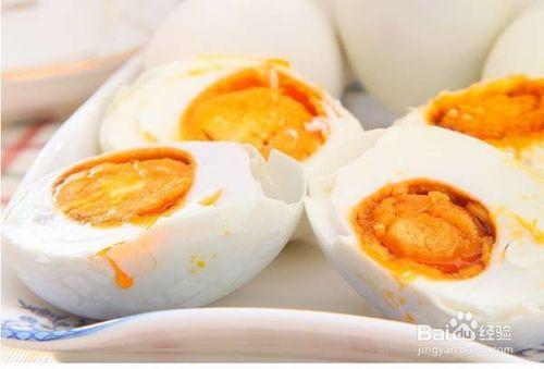 簡單金黃流油的鹹鴨蛋的製作方法