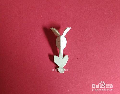 兒童趣味手工剪紙----小兔子的折剪方法