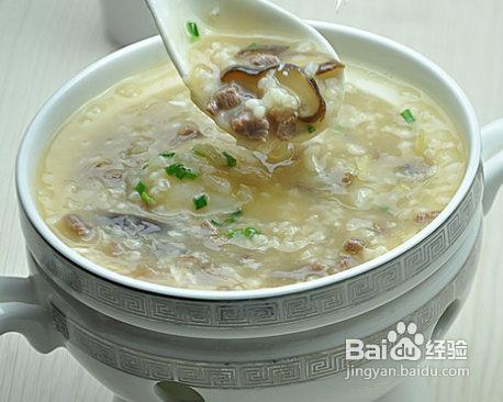 廣東傳統生滾粥——香菇生滾牛肉窩蛋粥