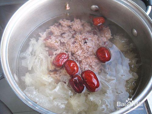 巧用剩飯—銀耳大棗雜豆粥