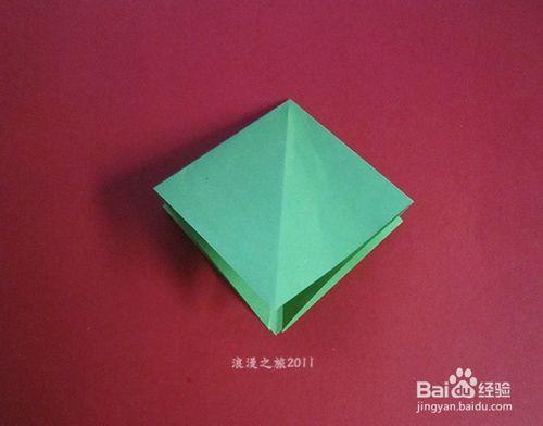 手工摺紙--一張紙折超級簡單又漂亮的立體聖誕樹