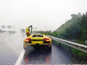 汽車保養,遭遇暴雨如何除溼