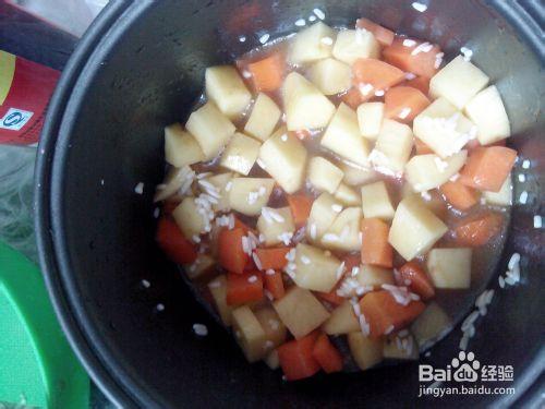 超級美味簡單電飯鍋土豆煲飯
