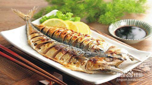 姜哥私房菜——香煎秋刀魚