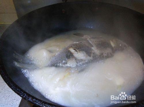 產婦下奶鯽魚湯 寶寶喜歡的奶白鯽魚湯