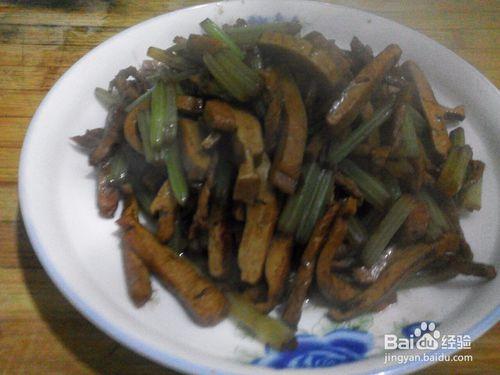 家常版香芹豆乾（加肉）