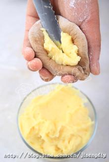 簡單九步做出表達愛意的麵包——麻薯奶黃麵包