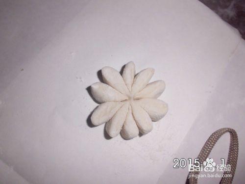 簡單易學的銀白菊花饅頭做法