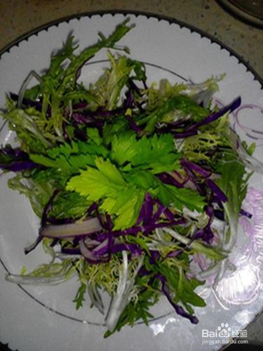 減肥代餐——紫甘藍拌苦菊