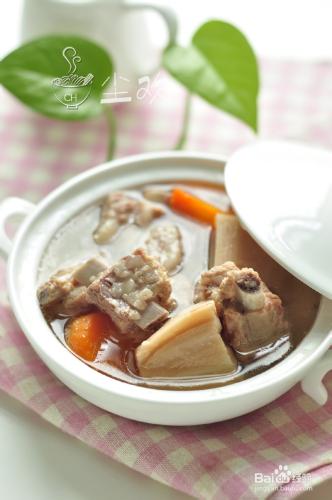 冬季裡一碗讓人心生溫暖的熱湯------排骨蓮藕湯