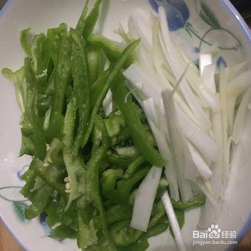 青椒肉絲炒麵怎麼做