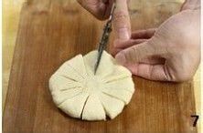 椰蓉花形麵包的做法