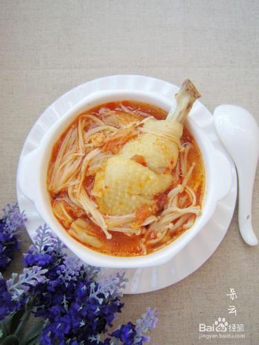 金針菇泡菜雞腿湯