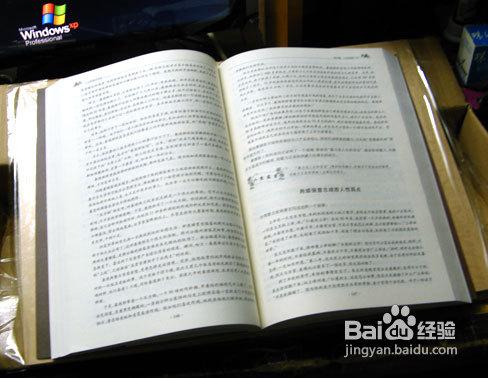 看書寫字脖子痠痛怎麼辦？DIY斜桌面預防頸椎病