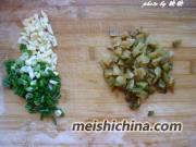 家常小菜：榨菜拌金針菇的做法