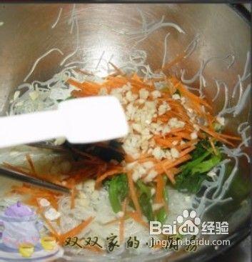 飯店出鏡率極高的頭盤小冷盤——涼拌菠菜粉絲