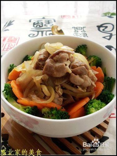 只需10分鐘就能讓廚房剩貨大變身牛肉飯