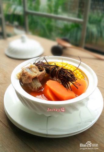 春季護肝湯--雞骨草煲扇骨湯